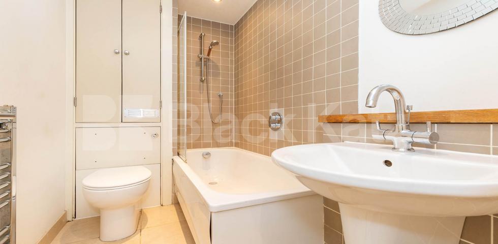 Located on a prime road in Hackney a spacious 1 bedroom property Goulton Road, Hackney Central